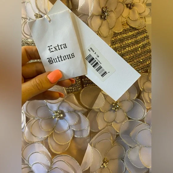 Jovani white strapless flowers dress with crystals. Brand new sz 4. Over $799 Prom